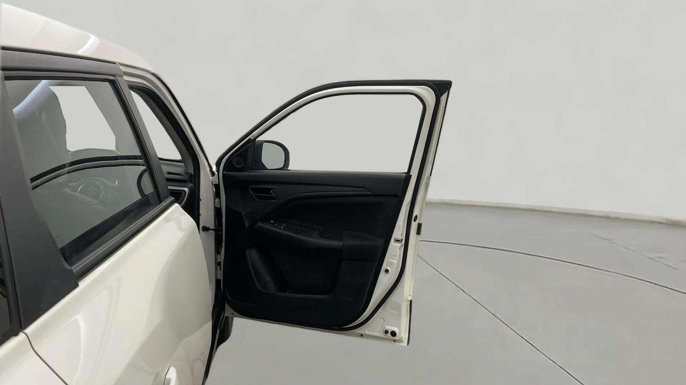 2023 Maruti BREZZA VXI, Petrol, Manual, 28,610 km, RHS Front Door