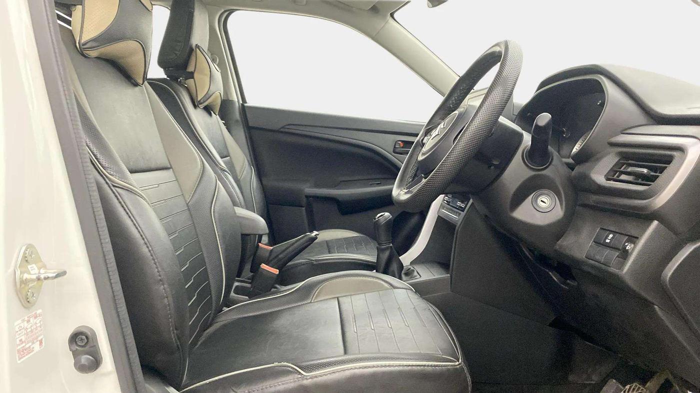 2023 Maruti BREZZA VXI, Petrol, Manual, 28,610 km, Right Side Front Door Cabin