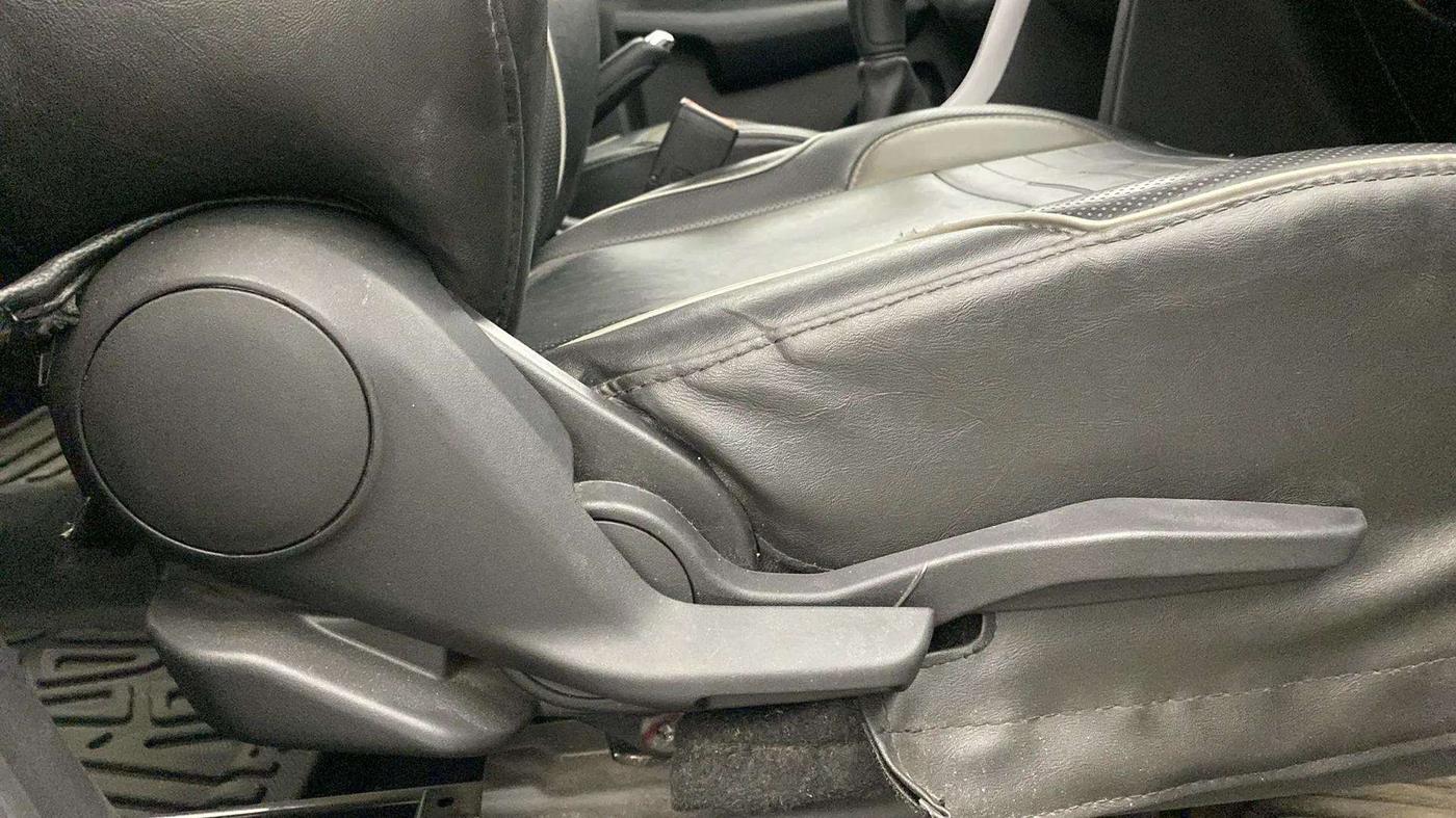 2023 Maruti BREZZA VXI, Petrol, Manual, 28,610 km, Driver Side Adjustment Panel