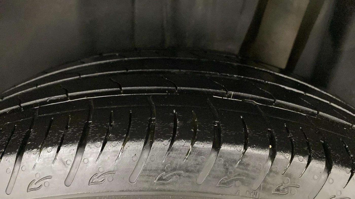 2023 Maruti BREZZA VXI, Petrol, Manual, 28,610 km, Left Rear Tyre Tread