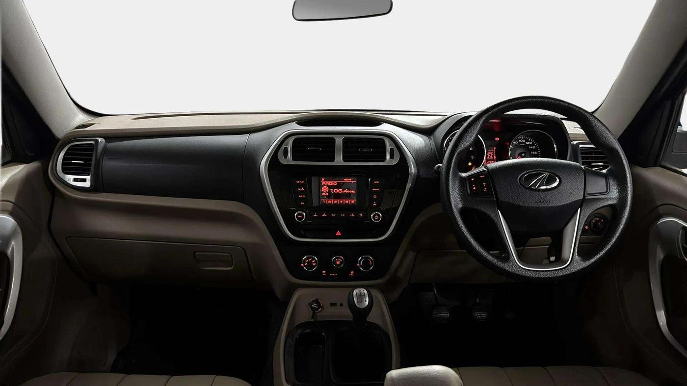 2016 Mahindra TUV300 T8, Diesel, Manual, 24,860 km, Dashboard