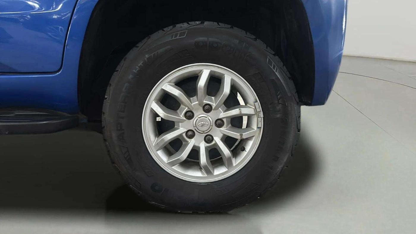 2016 Mahindra TUV300 T8, Diesel, Manual, 24,860 km, Left Rear Wheel