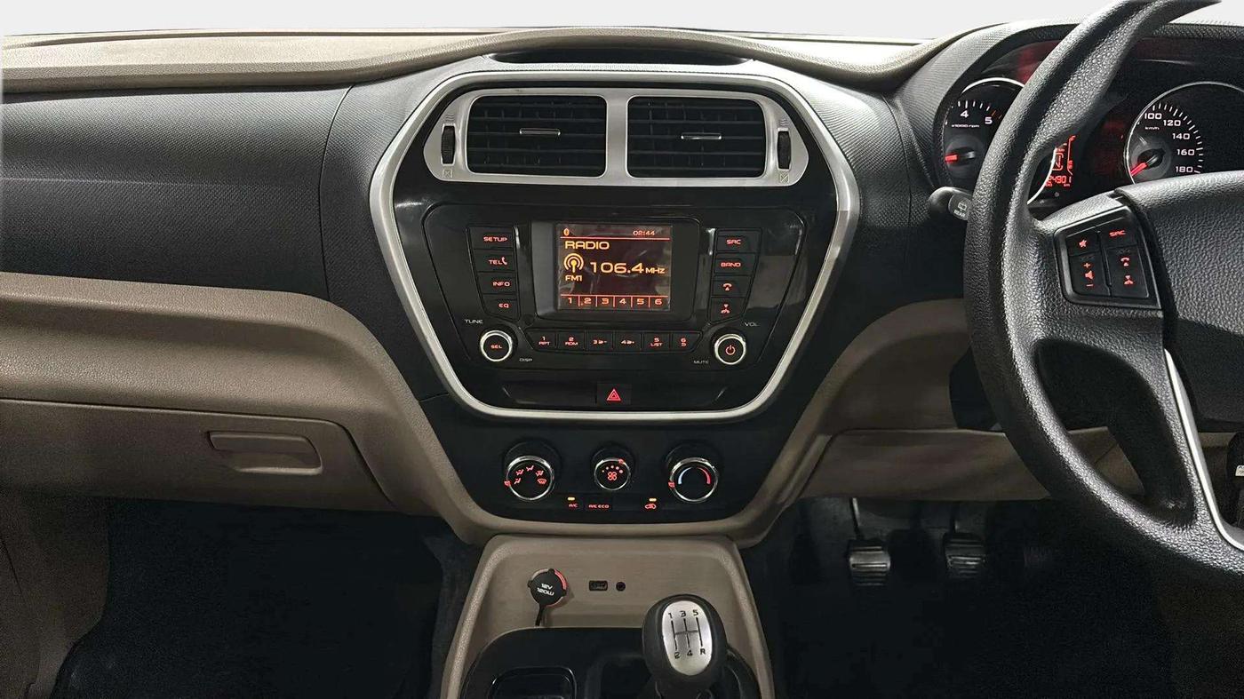 2016 Mahindra TUV300 T8, Diesel, Manual, 24,860 km, Air Conditioner