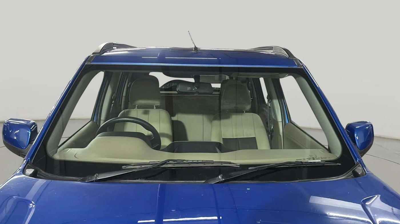 2016 Mahindra TUV300 T8, Diesel, Manual, 24,860 km, Front Windshield