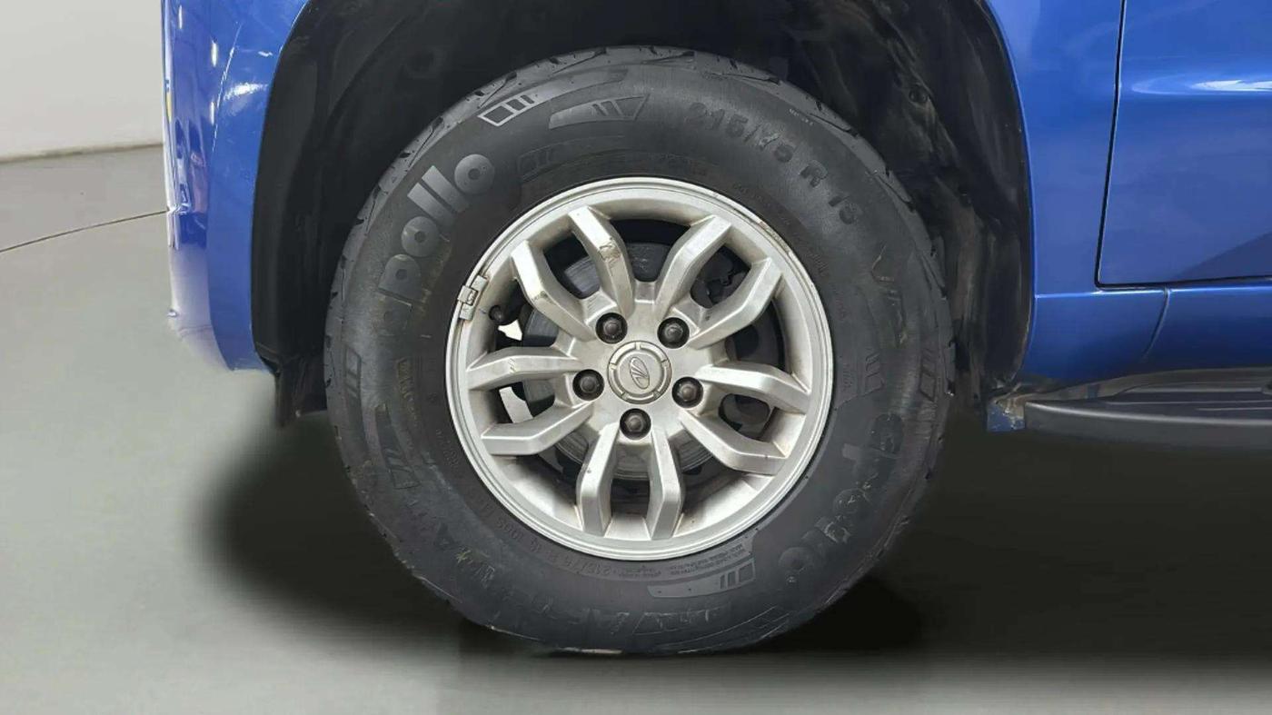 2016 Mahindra TUV300 T8, Diesel, Manual, 24,860 km, Left Front Wheel