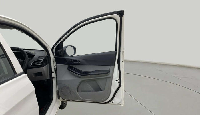 2023 Tata Tiago XT (O) PETROL, Petrol, Manual, 9,498 km, RHS Front Door