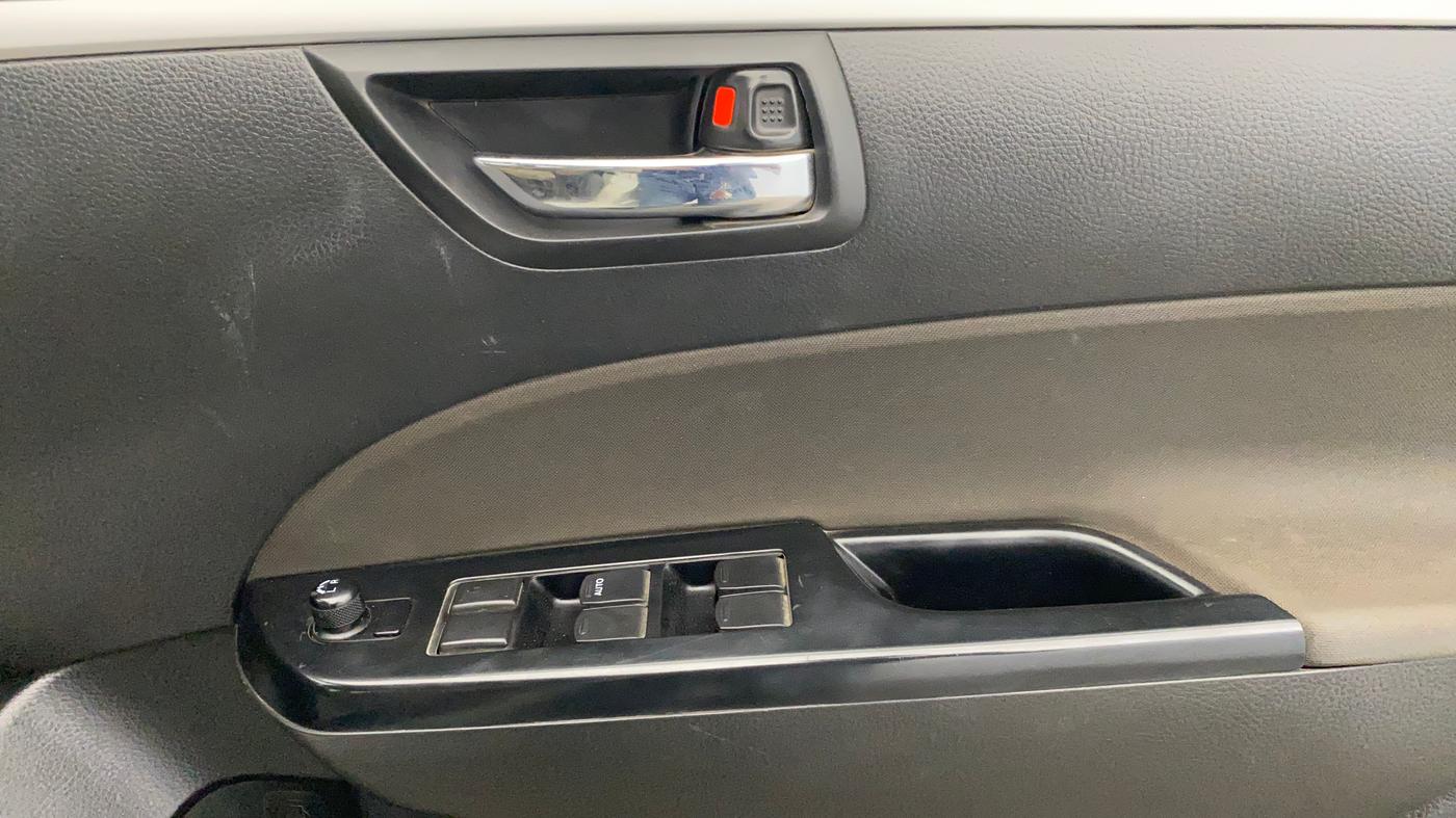 2017 Maruti Swift VXI, Petrol, Manual, 86,848 km, Driver Side Door Panels Control