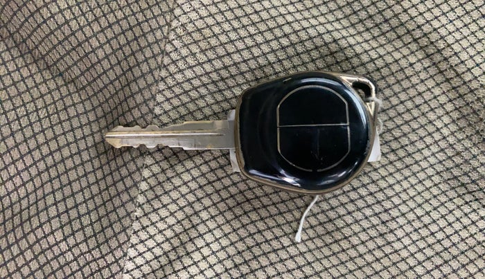 2017 Maruti Swift VXI, Petrol, Manual, 86,848 km, Key Close Up