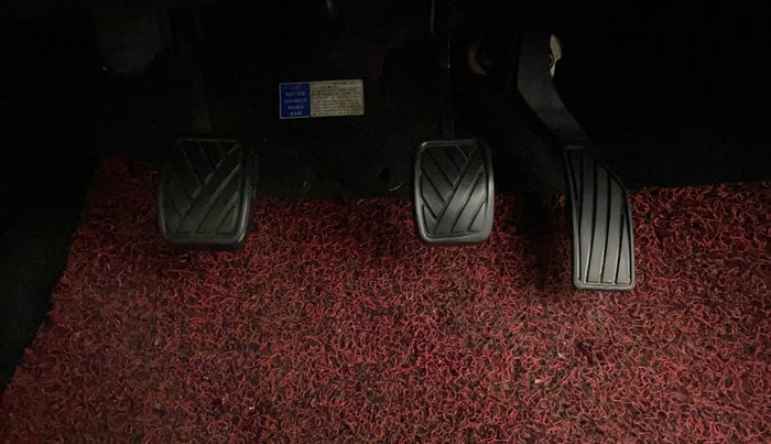 2017 Maruti Swift VXI, Petrol, Manual, 86,848 km, Pedals