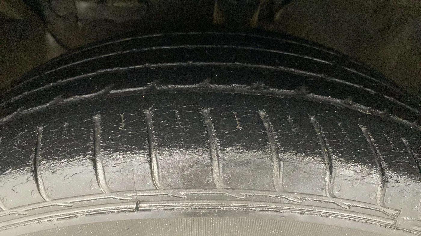 2016 Hyundai Creta SX PLUS 1.6 PETROL, Petrol, Manual, 54,584 km, Left Front Tyre Tread