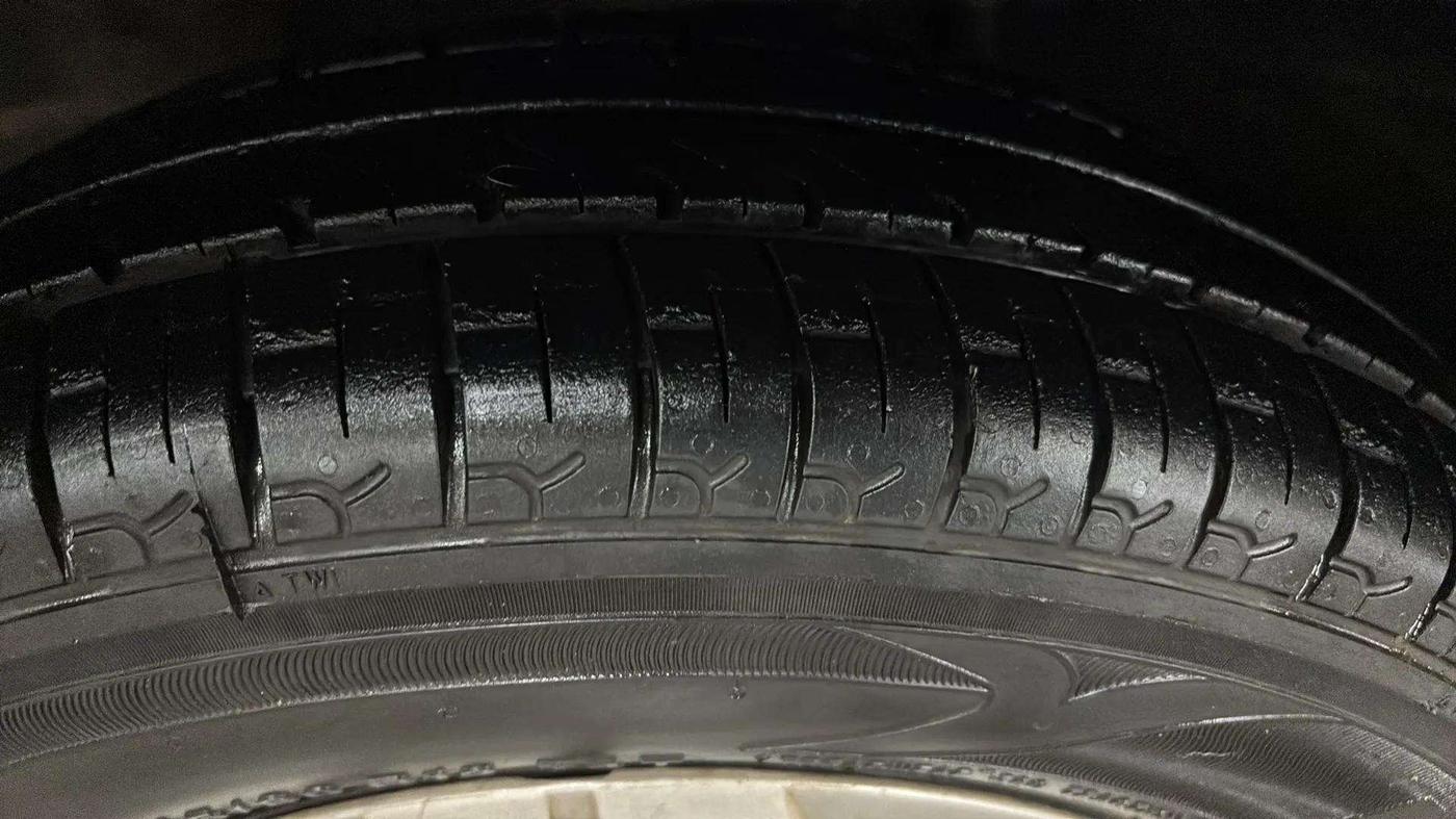 2016 Maruti Alto 800 VXI, Petrol, Manual, 34,766 km, Left Front Tyre Tread
