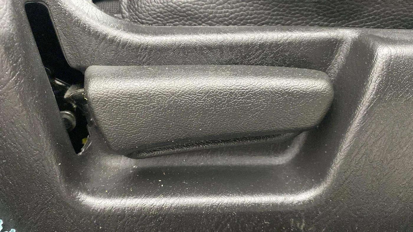 2022 Maruti Alto VXI, Petrol, Manual, 9,821 km, Driver Side Adjustment Panel