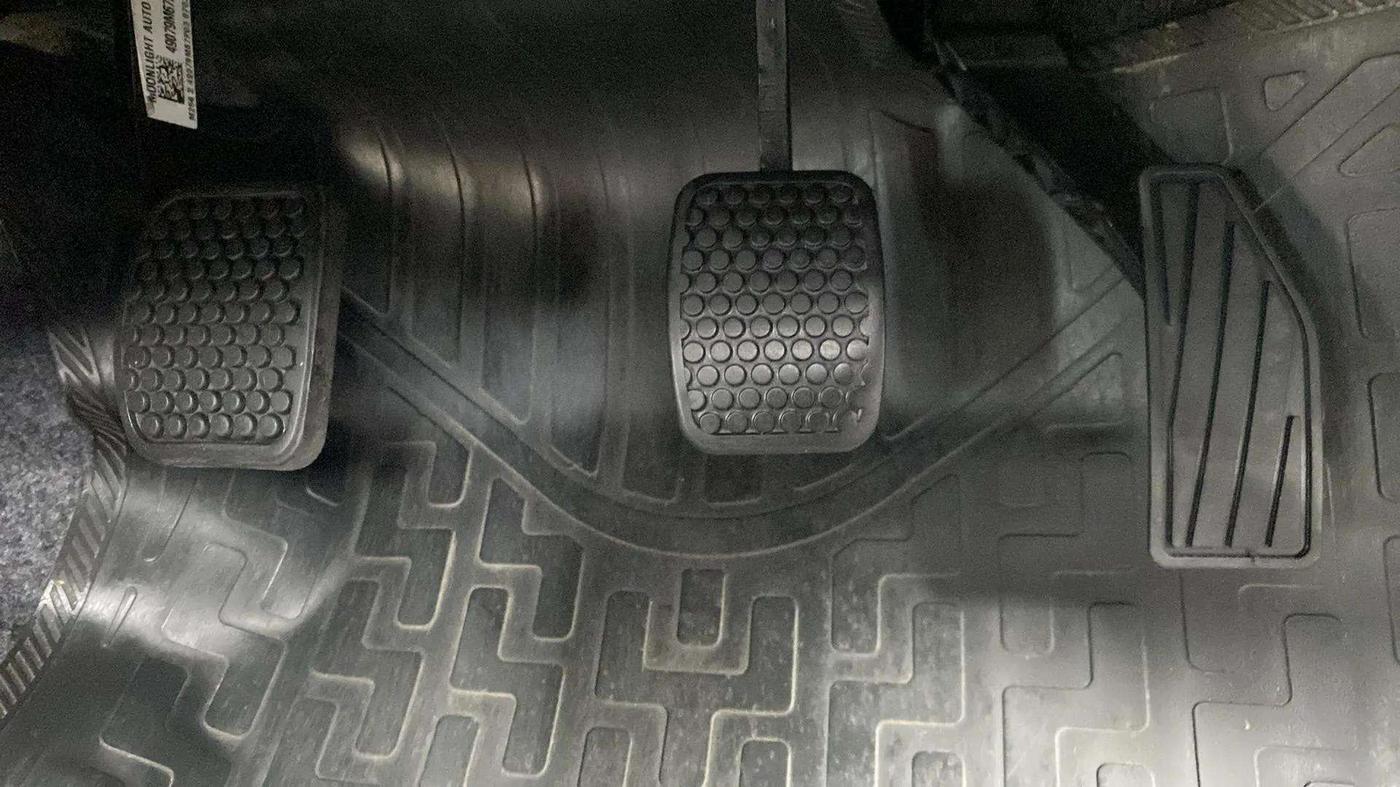 2022 Maruti Alto VXI, Petrol, Manual, 9,821 km, Pedals
