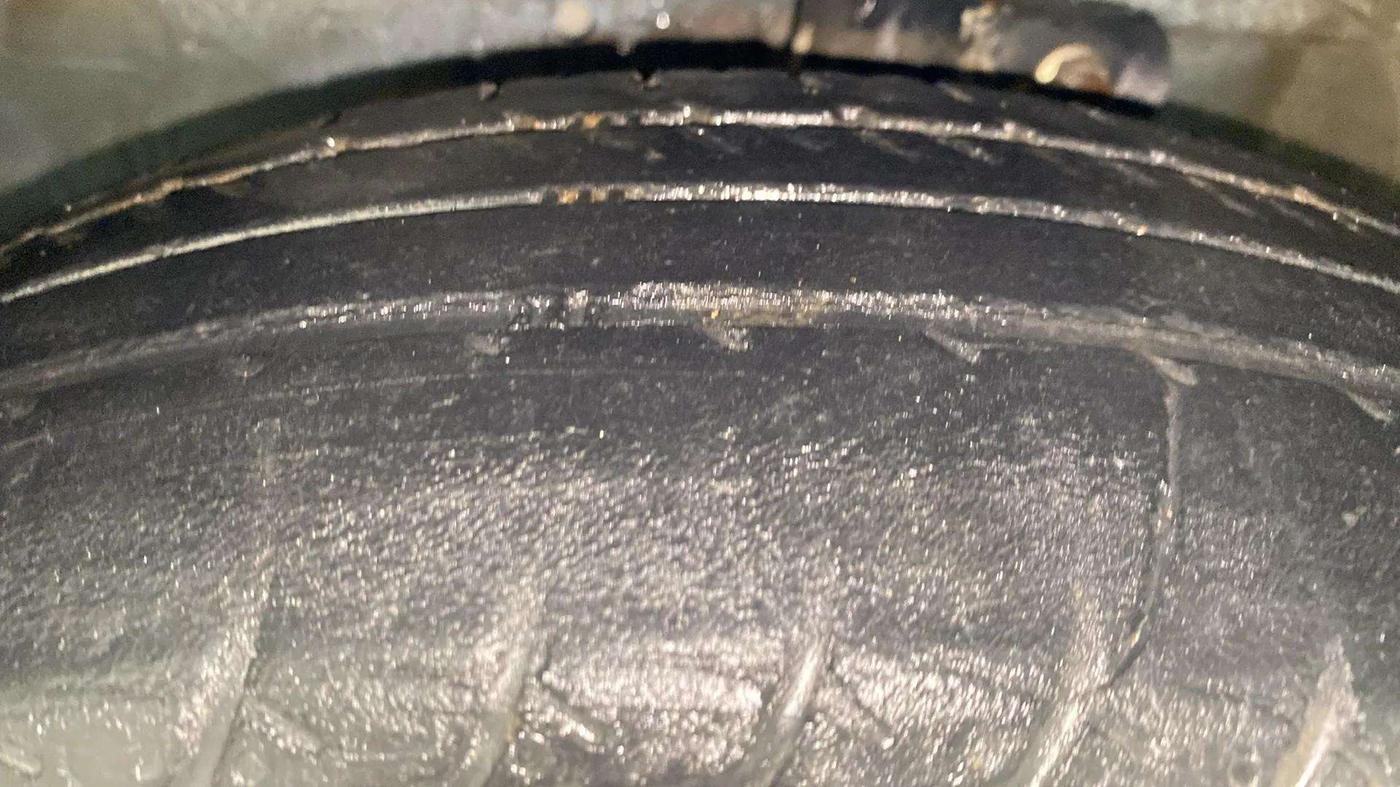 2017 Maruti Celerio VXI AMT, Petrol, Automatic, 60,667 km, Left Front Tyre Tread
