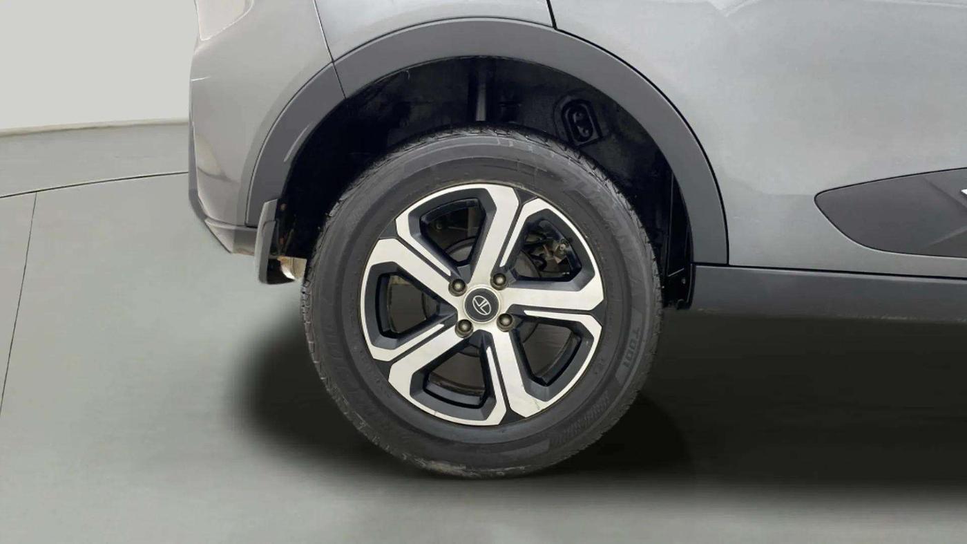 2021 Tata NEXON XZ PLUS PETROL SUNROOF, Petrol, Manual, 37,983 km, Right Rear Wheel