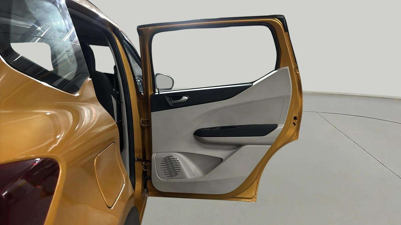 2021 Renault TRIBER RXZ AMT, Petrol, Automatic, 7,972 km, RHS Rear Door