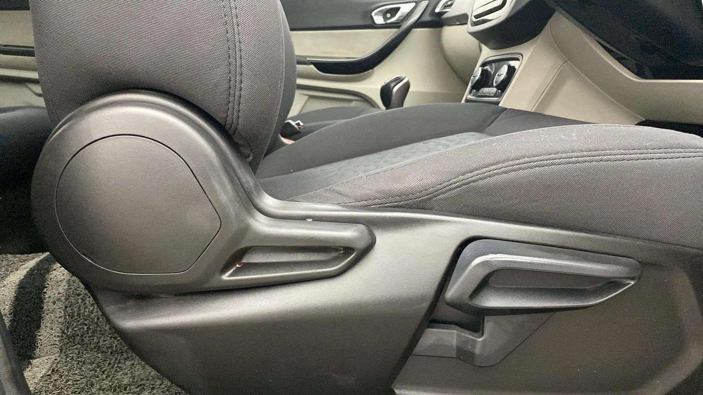 2022 Tata TIGOR XZ PLUS CNG, CNG, Manual, 54,105 km, Driver Side Adjustment Panel
