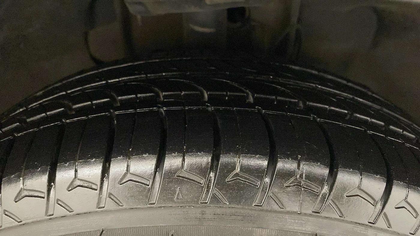 2022 Tata TIGOR XZ PLUS CNG, CNG, Manual, 54,105 km, Right Front Tyre Tread