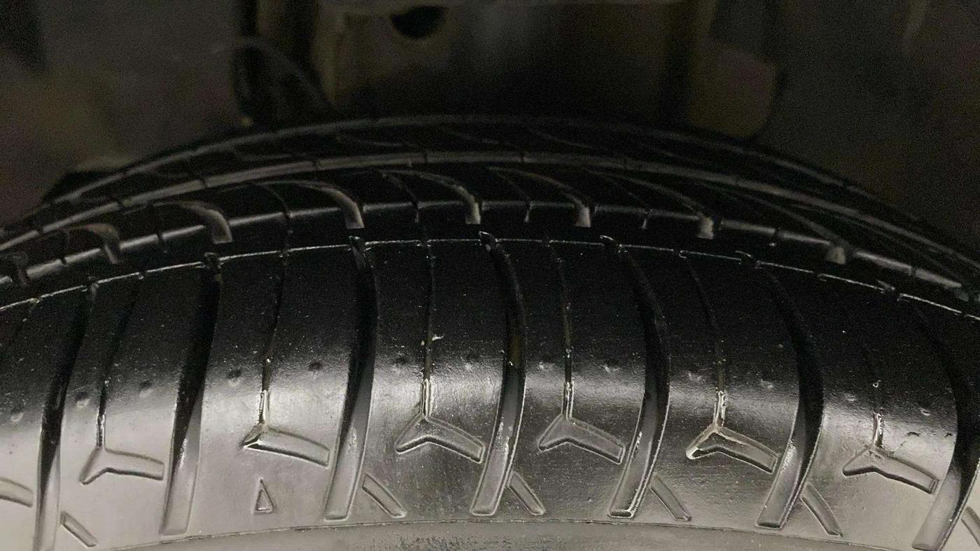 2022 Tata TIGOR XZ PLUS CNG, CNG, Manual, 54,105 km, Left Front Tyre Tread