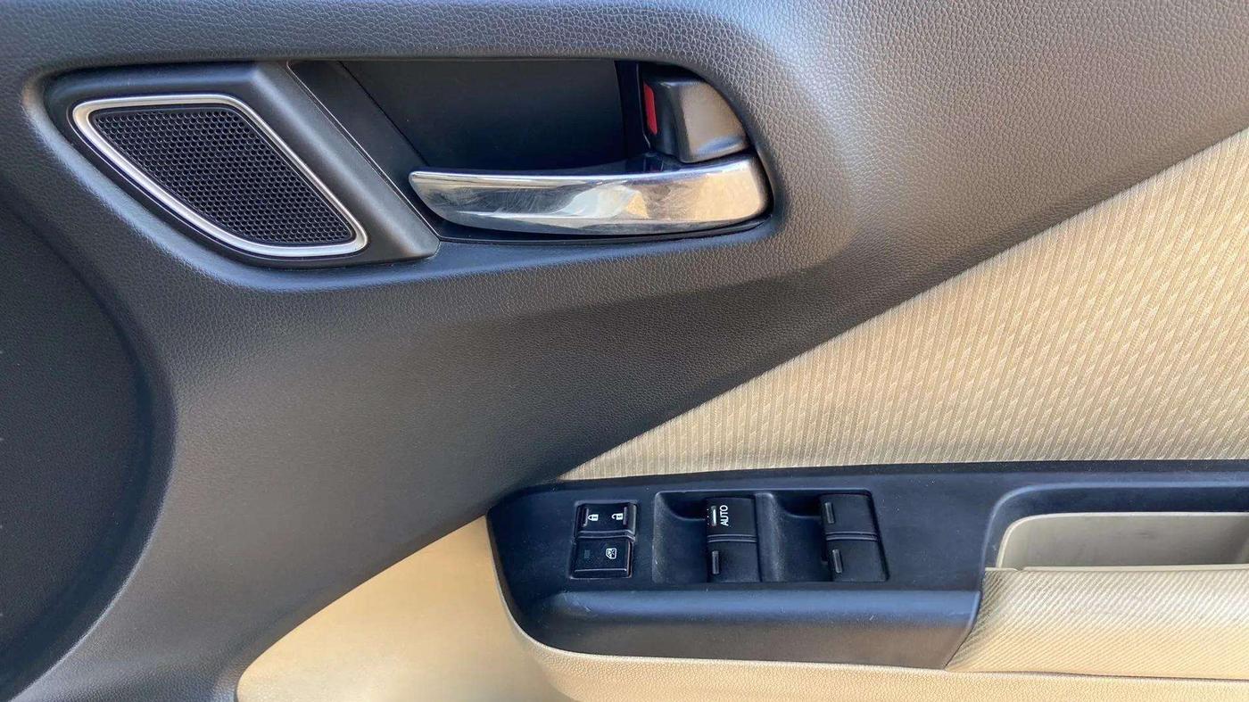 2018 Honda City 1.5L I-DTEC V, Diesel, Manual, 78,532 km, Driver Side Door Panels Control