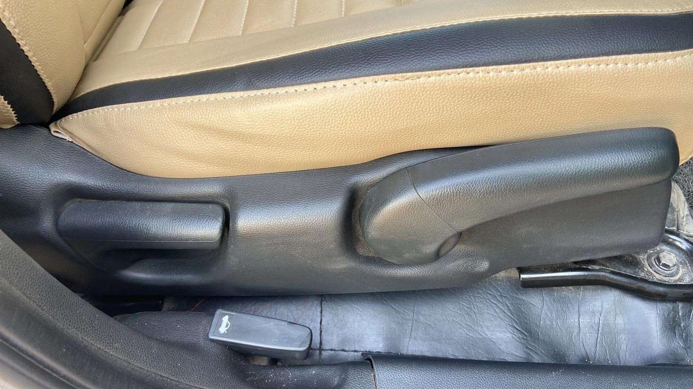 2018 Honda City 1.5L I-DTEC V, Diesel, Manual, 78,532 km, Driver Side Adjustment Panel