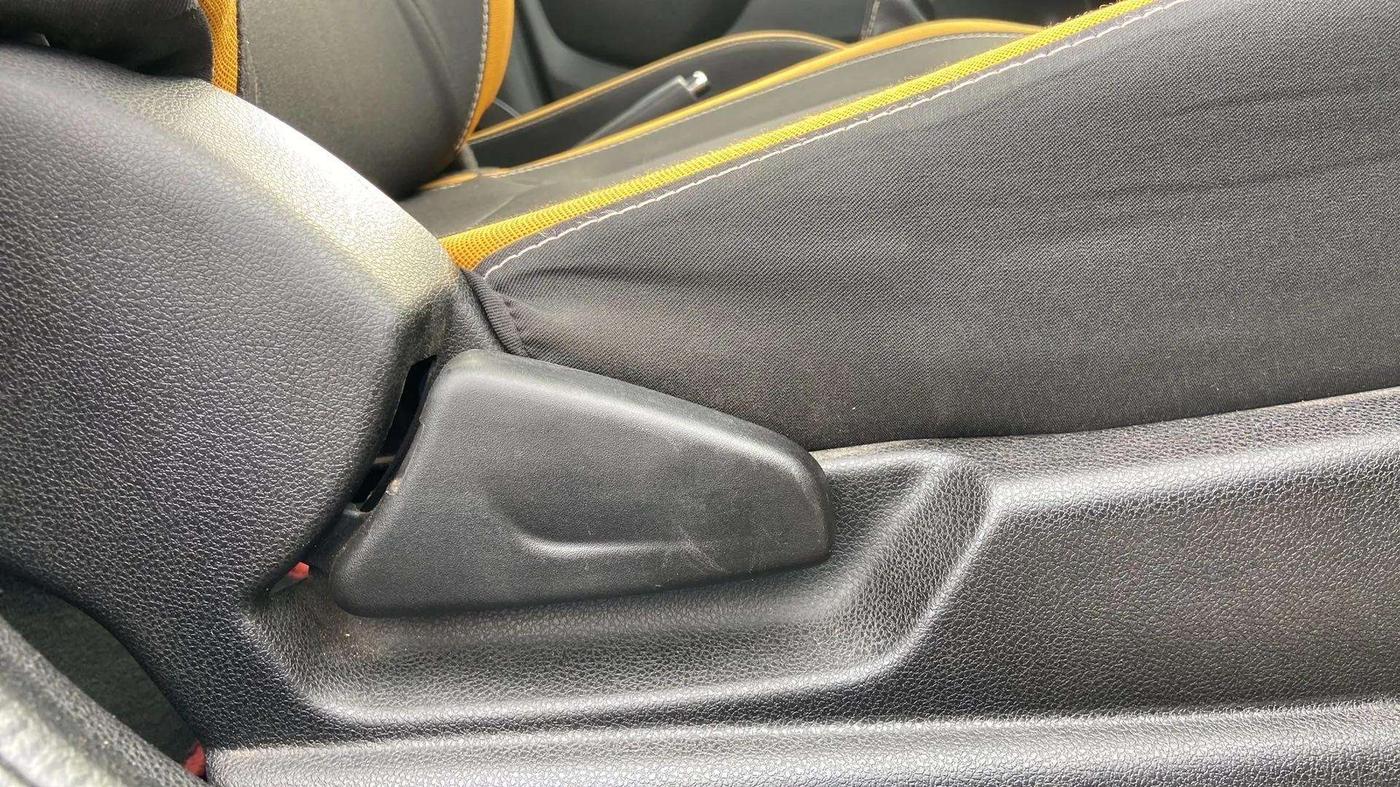 2022 Renault Kwid CLIMBER MT 1.0, Petrol, Manual, 29,055 km, Driver Side Adjustment Panel