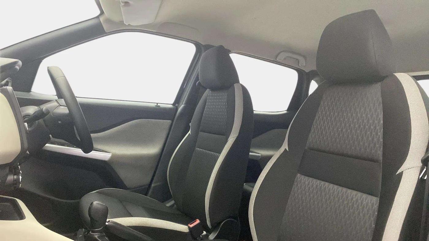 2023 Nissan MAGNITE XL AMT EZ Shift, Petrol, Automatic, 17,388 km, Right Side Front Door Cabin