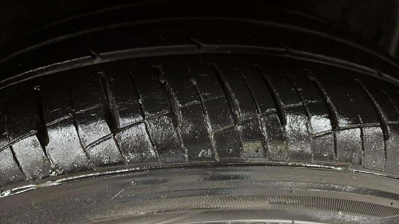 2019 Hyundai Grand i10 SPORTZ 1.2 KAPPA VTVT, Petrol, Manual, 37,720 km, Right Front Tyre Tread