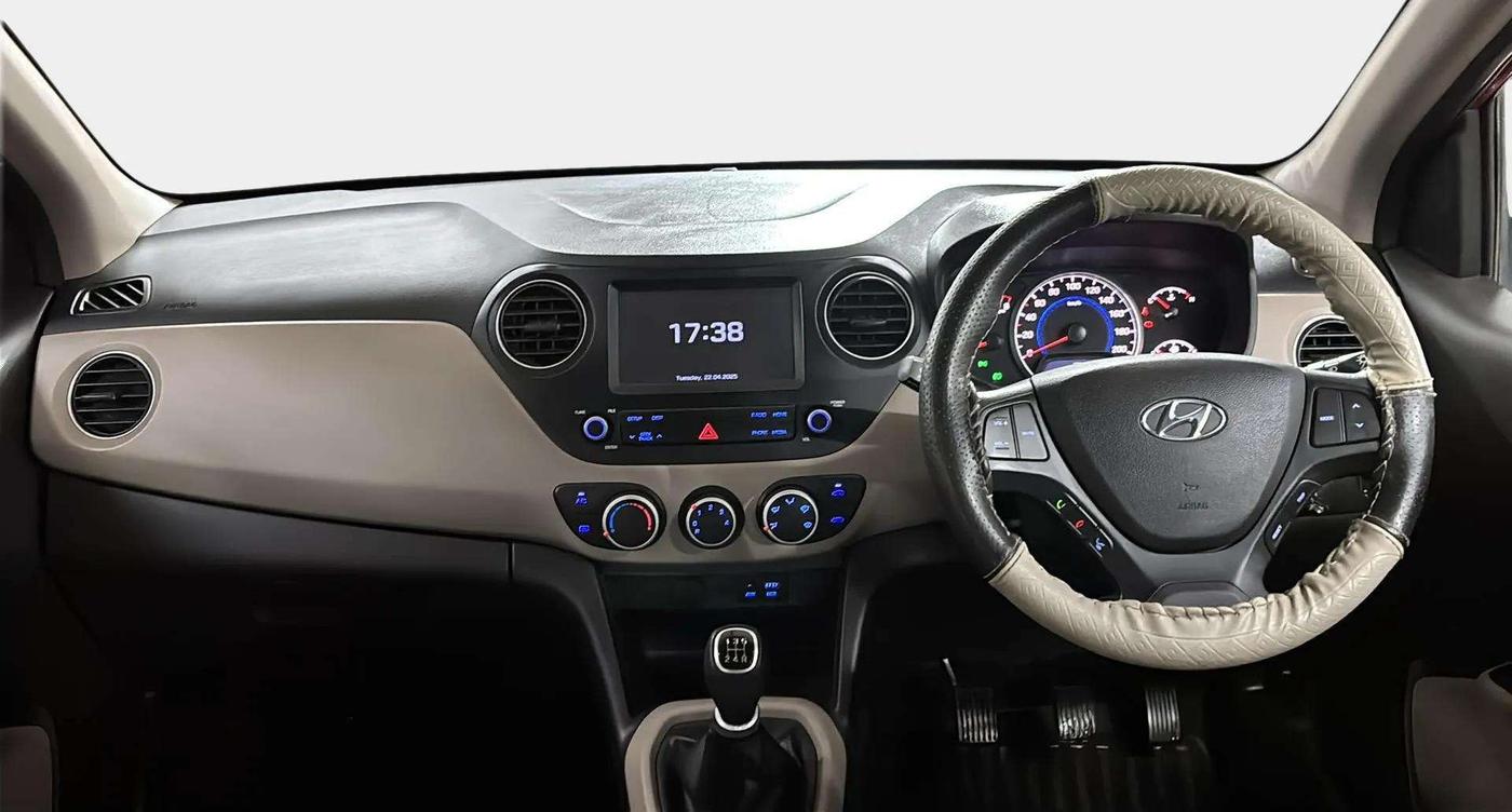 2019 Hyundai Grand i10 SPORTZ 1.2 KAPPA VTVT, Petrol, Manual, 37,720 km, Dashboard