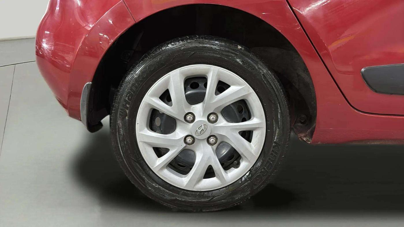 2019 Hyundai Grand i10 SPORTZ 1.2 KAPPA VTVT, Petrol, Manual, 37,720 km, Right Rear Wheel