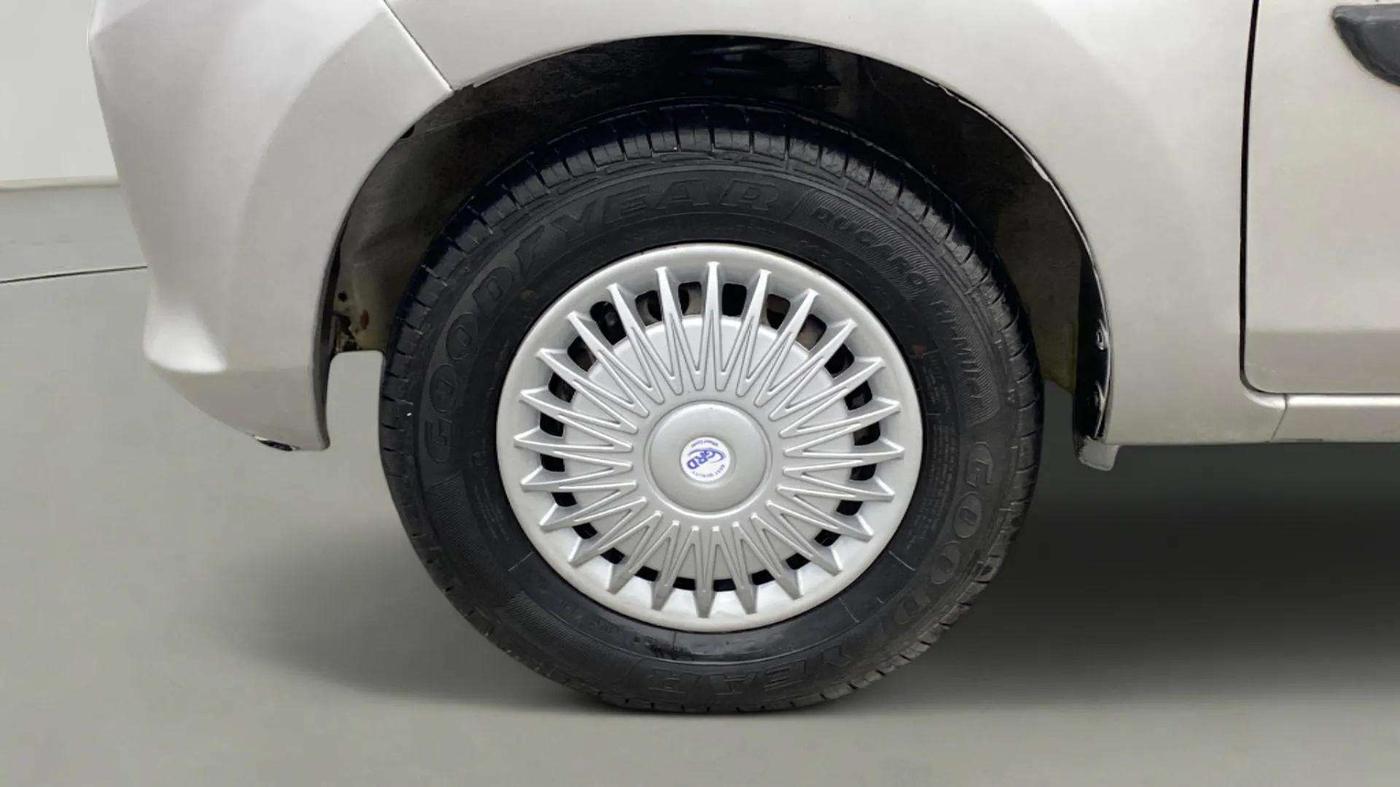 2015 Maruti Alto 800 LXI, Petrol, Manual, 22,613 km, Left Front Wheel