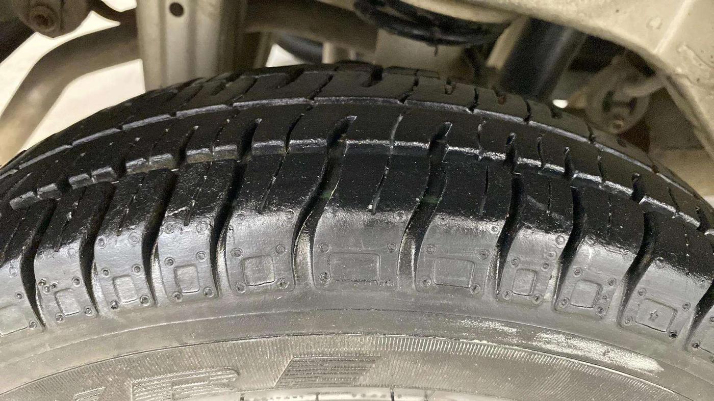 2015 Maruti Alto 800 LXI, Petrol, Manual, 22,613 km, Right Rear Tyre Tread