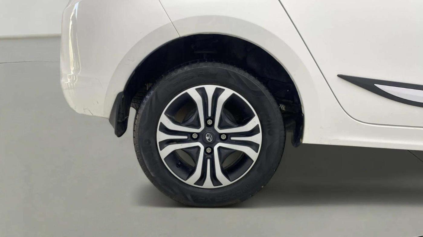 2024 Tata TIGOR XZA Plus iCNG , CNG, Automatic, 21,566 km, Right Rear Wheel