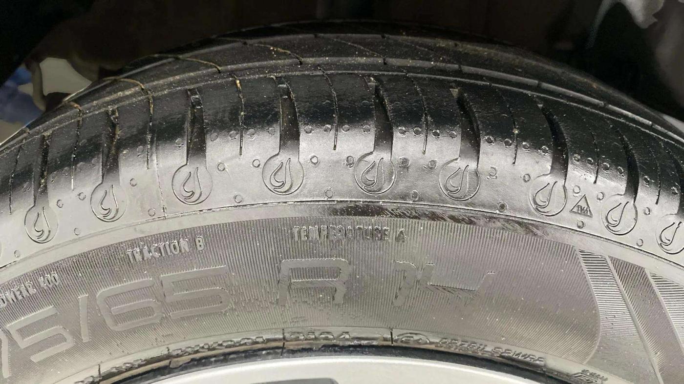 2024 Tata TIGOR XZA Plus iCNG , CNG, Automatic, 21,566 km, Right Rear Tyre Tread