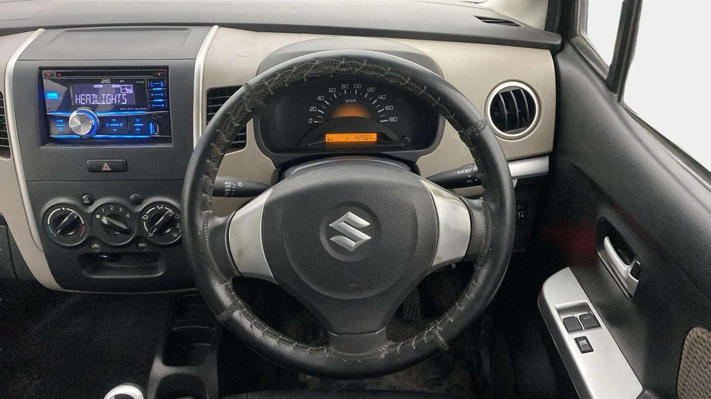 2013 Maruti Wagon R 1.0 LXI CNG, CNG, Manual, 42,558 km, Steering Wheel Close Up