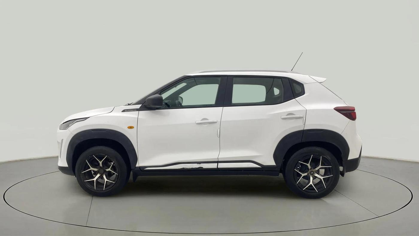 2021 Nissan MAGNITE XE, CNG, Manual, 25,130 km, Left Side