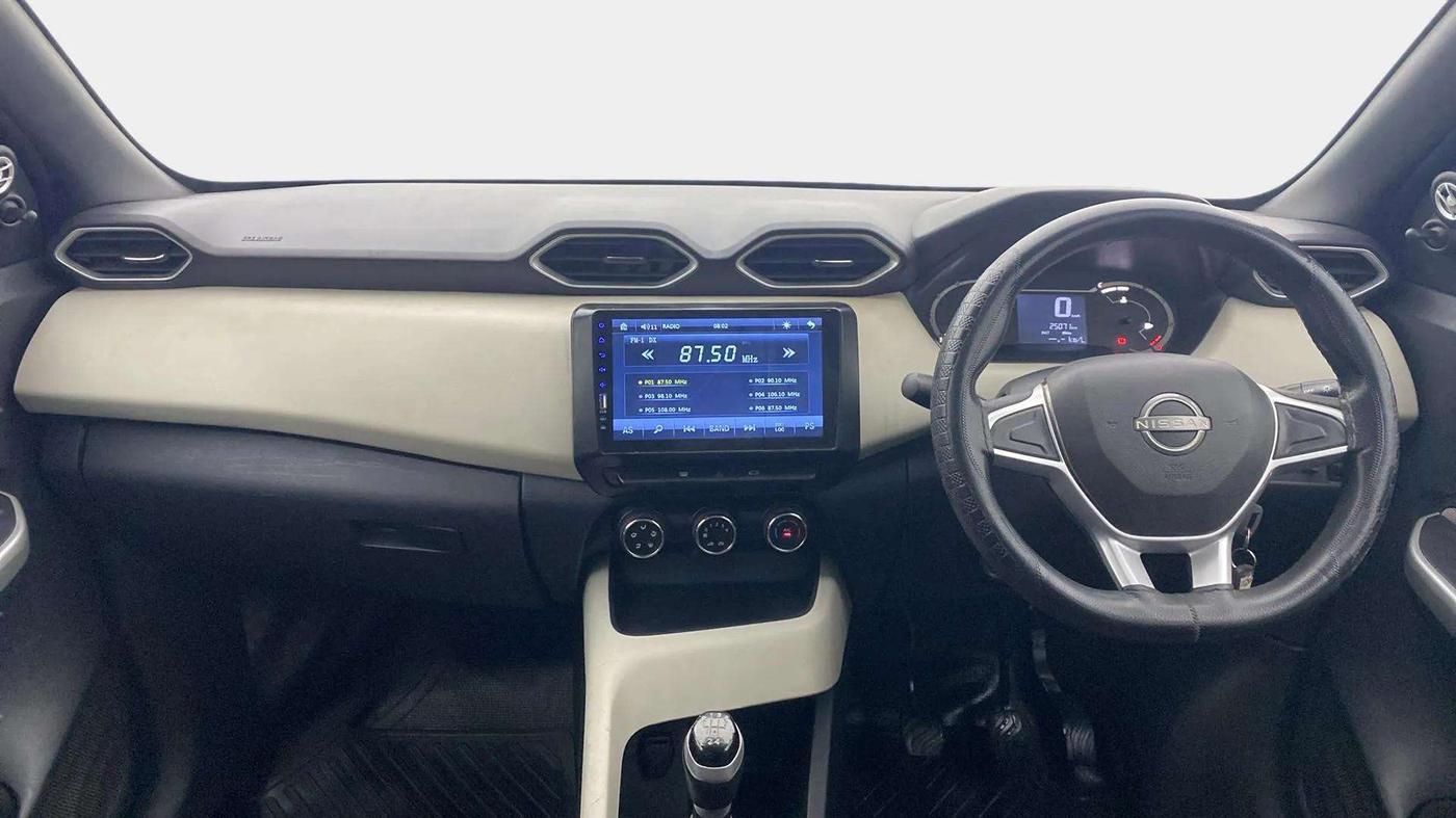 2021 Nissan MAGNITE XE, CNG, Manual, 25,130 km, Dashboard