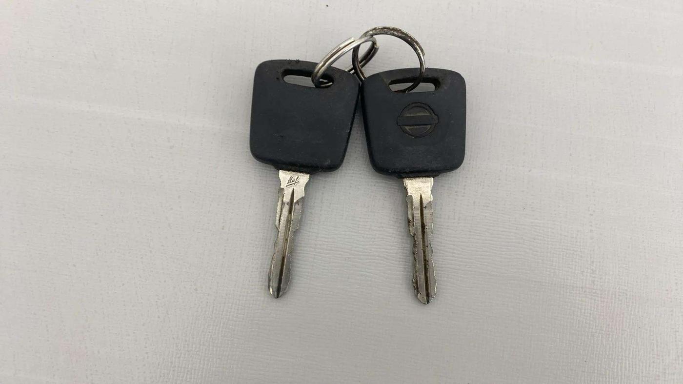 2021 Nissan MAGNITE XE, CNG, Manual, 25,130 km, Key Close Up