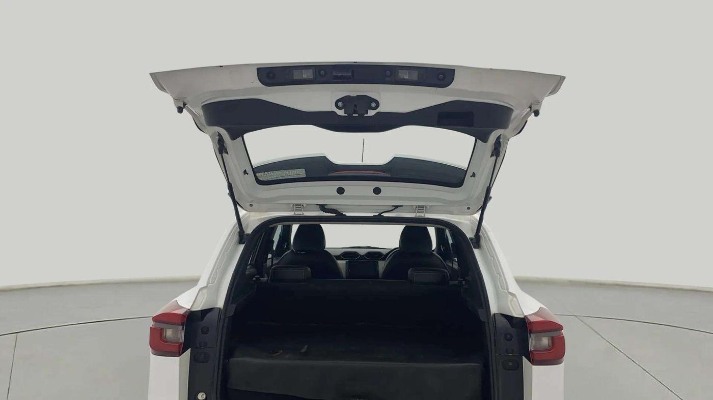 2021 Nissan MAGNITE XE, CNG, Manual, 25,130 km, Boot Door Open