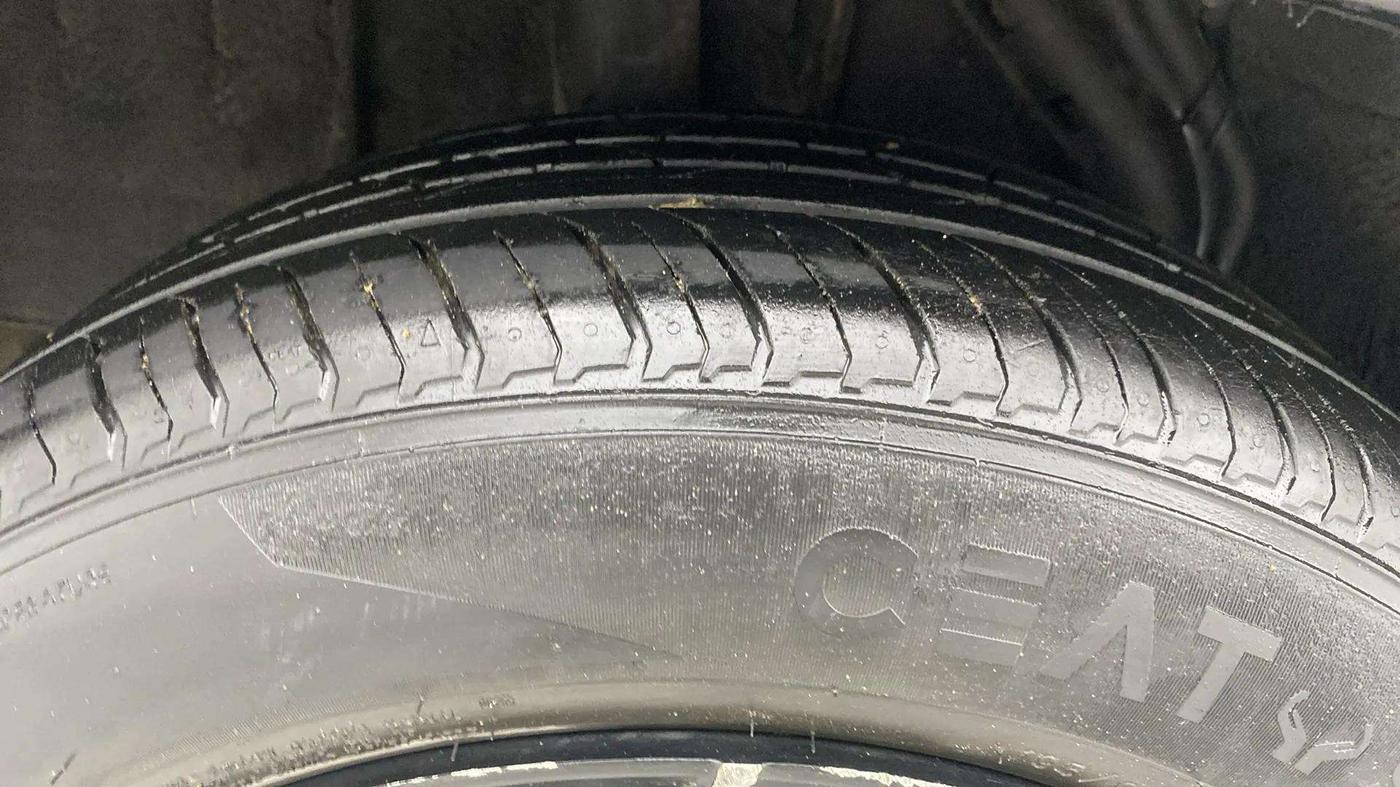 2021 Nissan MAGNITE XE, CNG, Manual, 25,130 km, Right Rear Tyre Tread