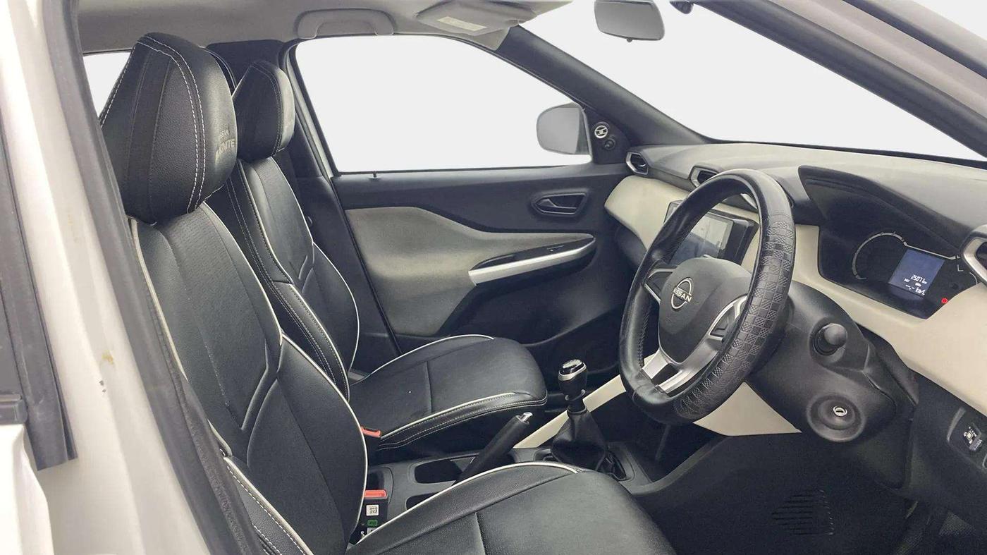 2021 Nissan MAGNITE XE, CNG, Manual, 25,130 km, Right Side Front Door Cabin