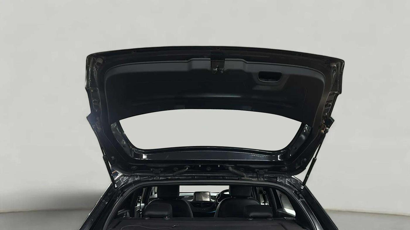 2021 Tata ALTROZ XZ PLUS PETROL DARK EDITION, Petrol, Manual, 56,489 km, Boot Door Open