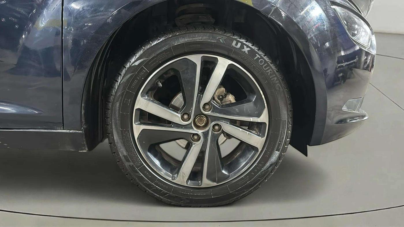 2021 Tata ALTROZ XZ PLUS PETROL DARK EDITION, Petrol, Manual, 56,489 km, Right Front Wheel