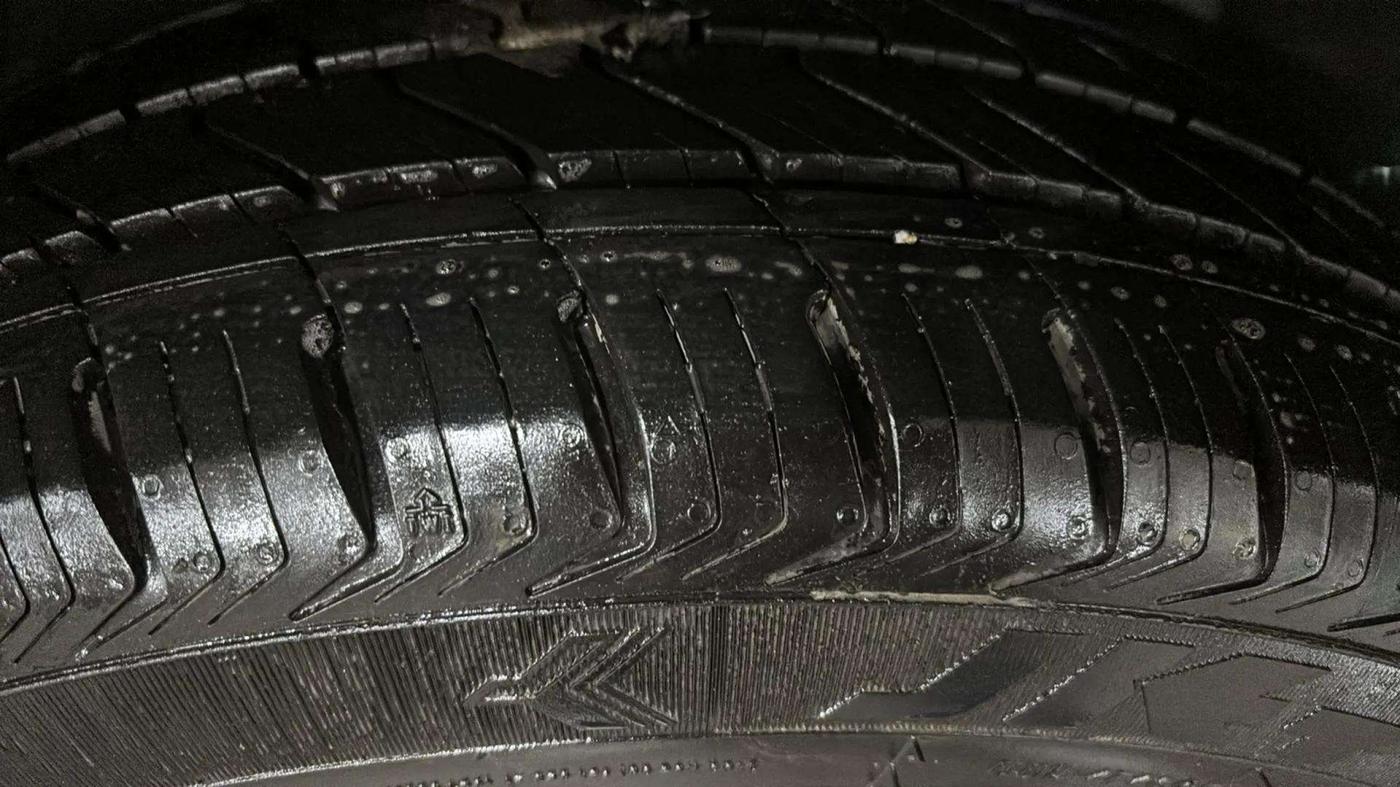 2021 Tata ALTROZ XZ PLUS PETROL DARK EDITION, Petrol, Manual, 56,489 km, Right Rear Tyre Tread