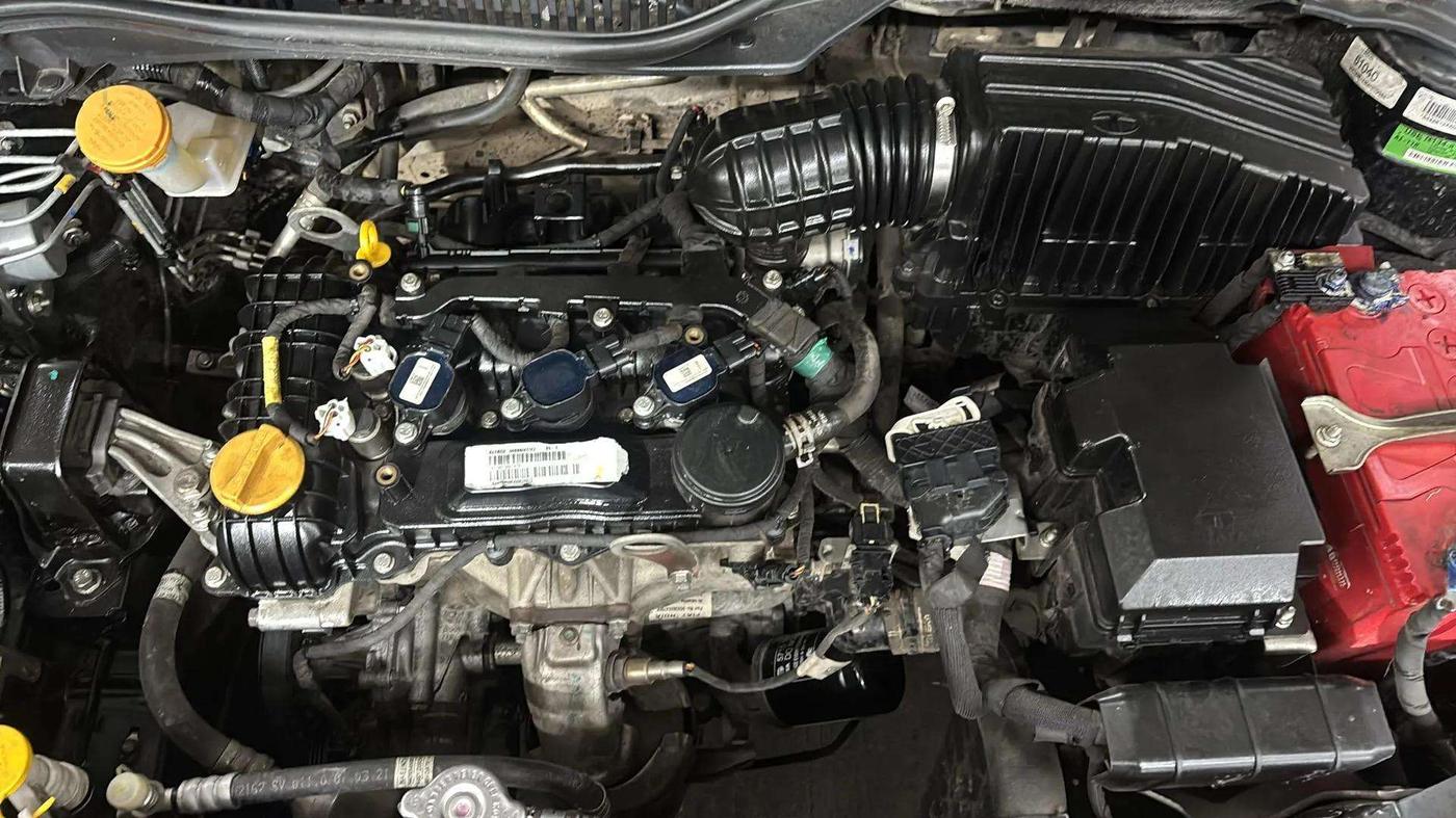 2021 Tata ALTROZ XZ PLUS PETROL DARK EDITION, Petrol, Manual, 56,489 km, Engine View