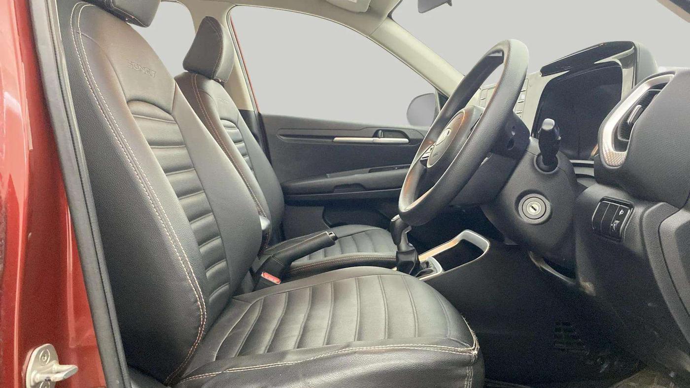2020 KIA SONET HTK PLUS 1.0 IMT, Petrol, Manual, 42,968 km, Right Side Front Door Cabin