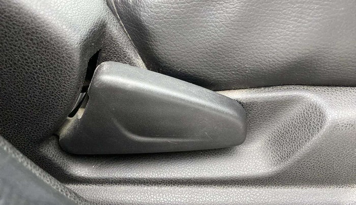 2019 Renault Kwid RXL, Petrol, Manual, 45,620 km, Driver Side Adjustment Panel