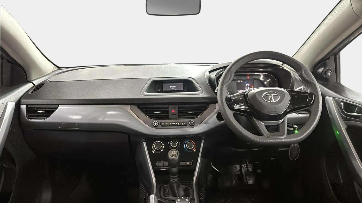 2022 Tata NEXON XM PETROL, Petrol, Manual, 8,521 km, Dashboard