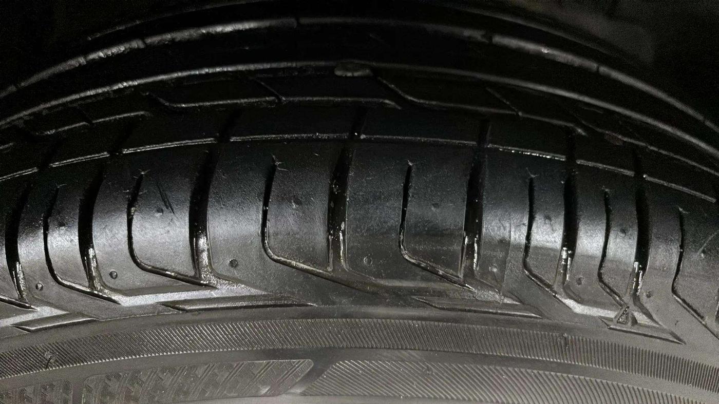 2022 Tata NEXON XM PETROL, Petrol, Manual, 8,521 km, Right Front Tyre Tread
