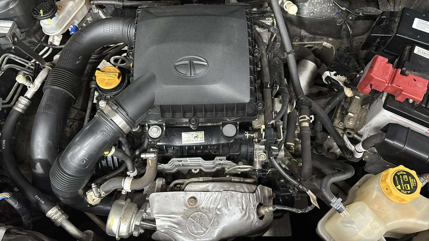 2022 Tata NEXON XM PETROL, Petrol, Manual, 8,521 km, Engine View
